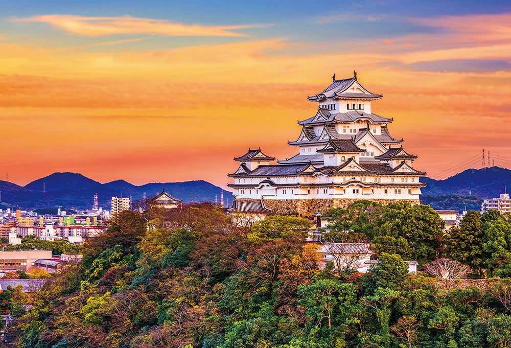 夕陽に染まる姫路城 – BEVERLY