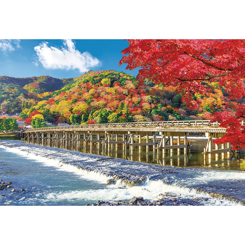秋に染まる渡月橋