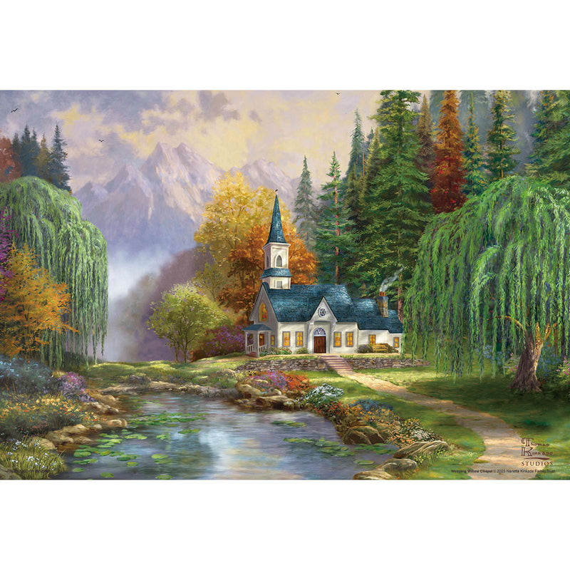 木漏れ日と水辺のチャペル