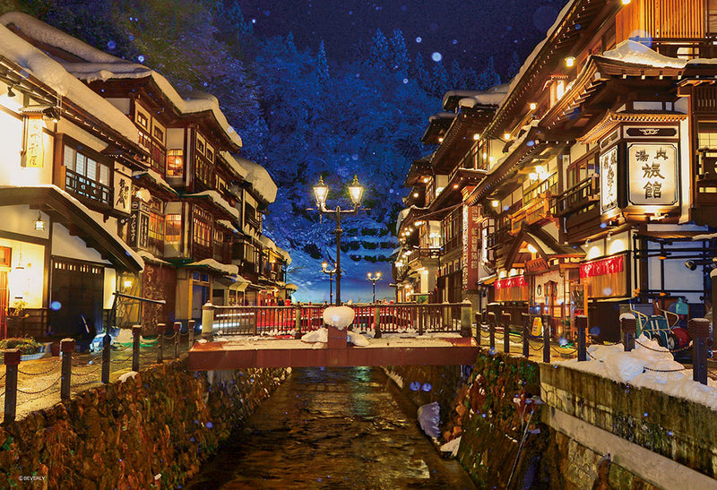 雪降る銀山温泉